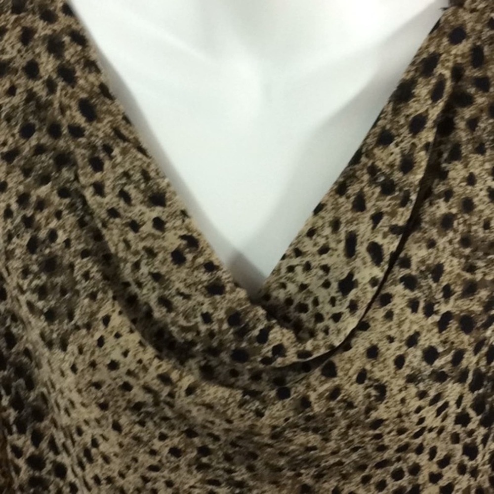 Maggy London silk blouse size 6 EUC - Picture 2 of 4
